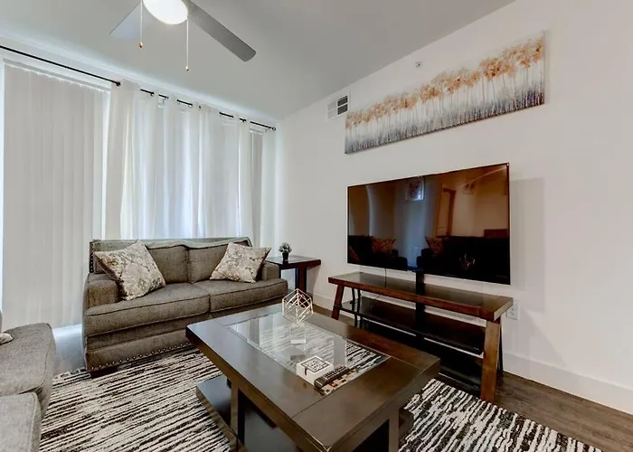 Cozy 2-Bedroom Apartment With Pool View @ Domain Northside